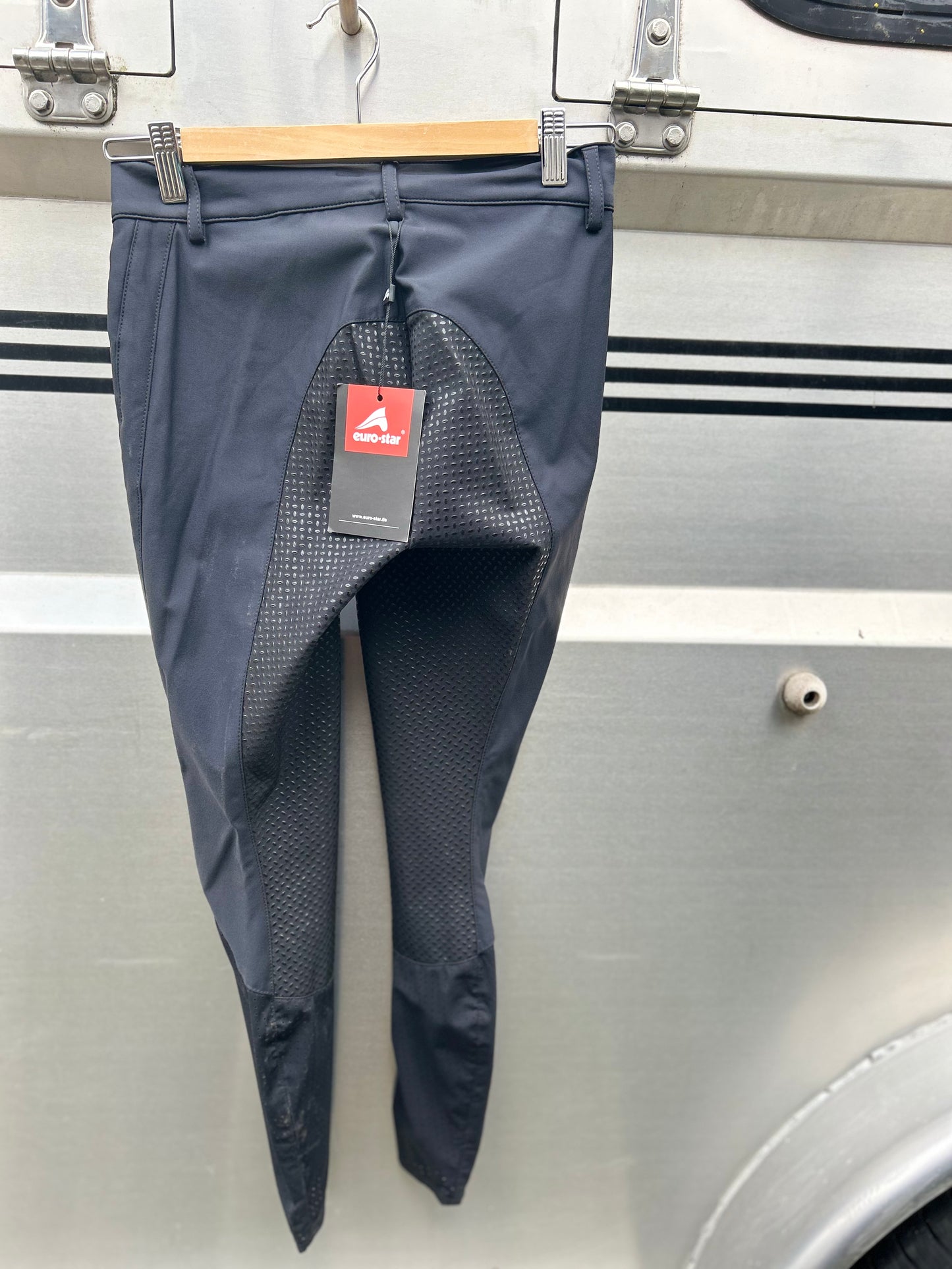 36 (50) Euro Star airflow black full seat breeches