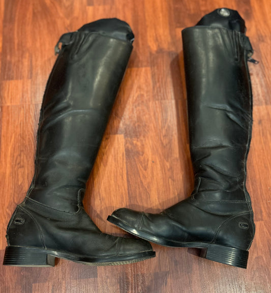 6.5B Ariat Westchester black dress boots. Reg calf med height.