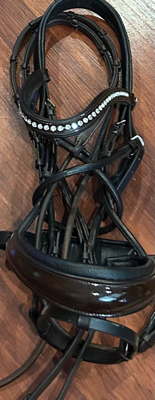 Solo Brown snaffle bridle full size with reins