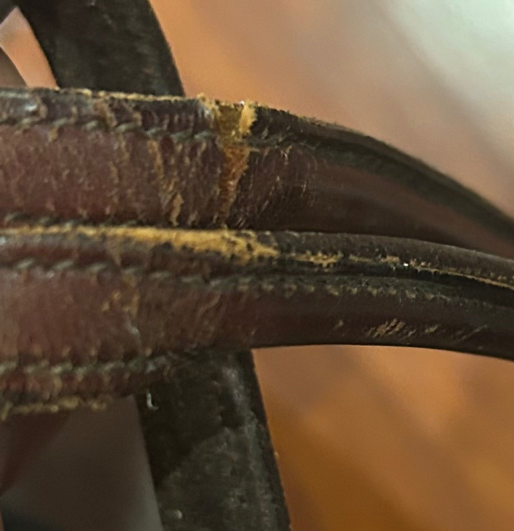 Vespucci running martingale. Some leather cracks. Full size