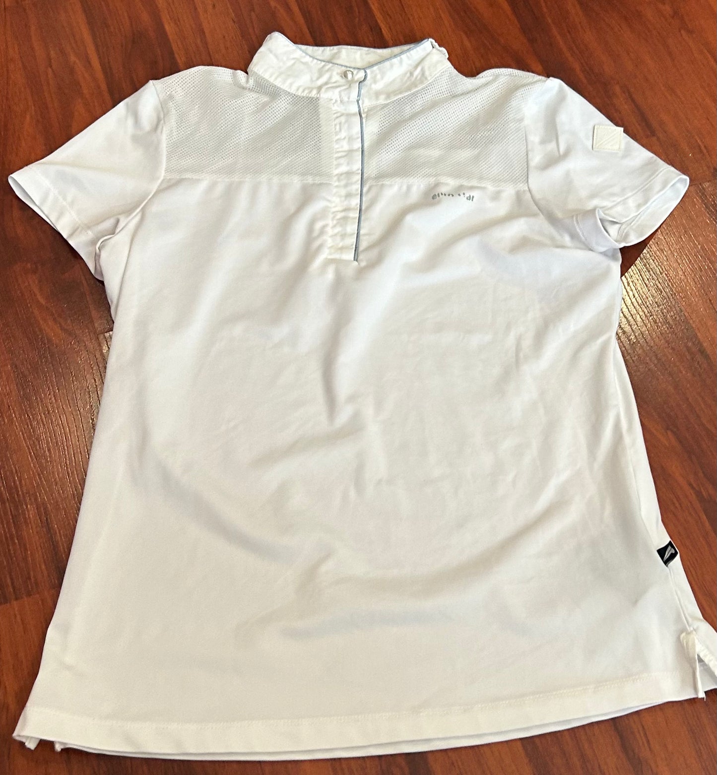 Euro star medium white short sleeve show shirt