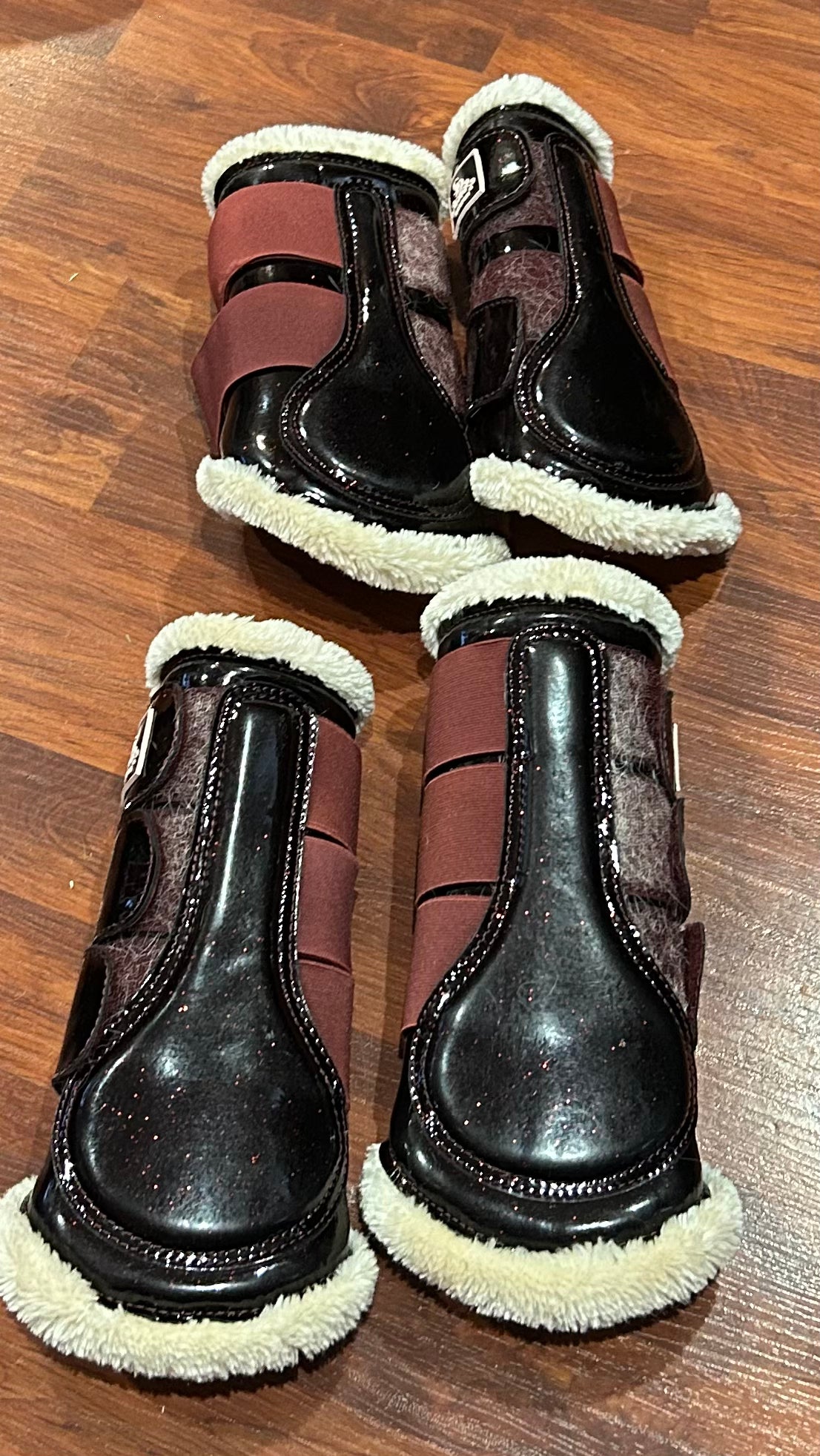 SD Design sparkle Cob size deep red set of 4 fleece boots