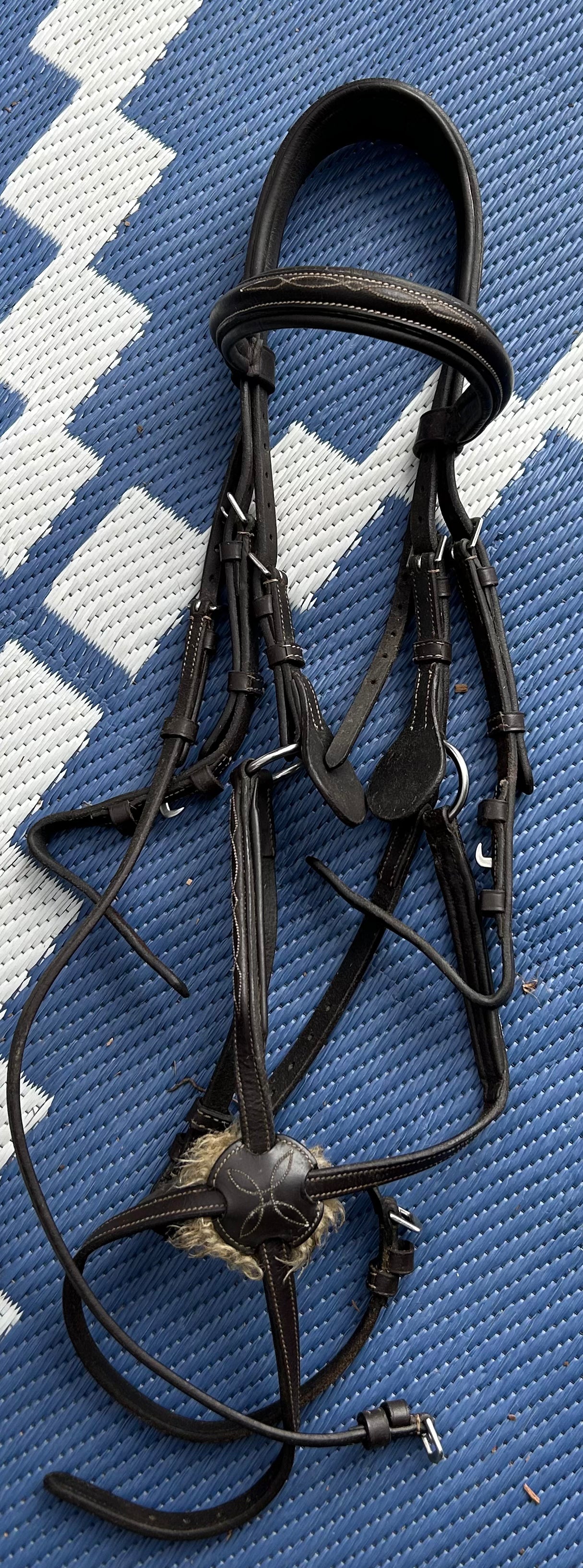 Mondega con size figure 8 bridle brown fancy stitch