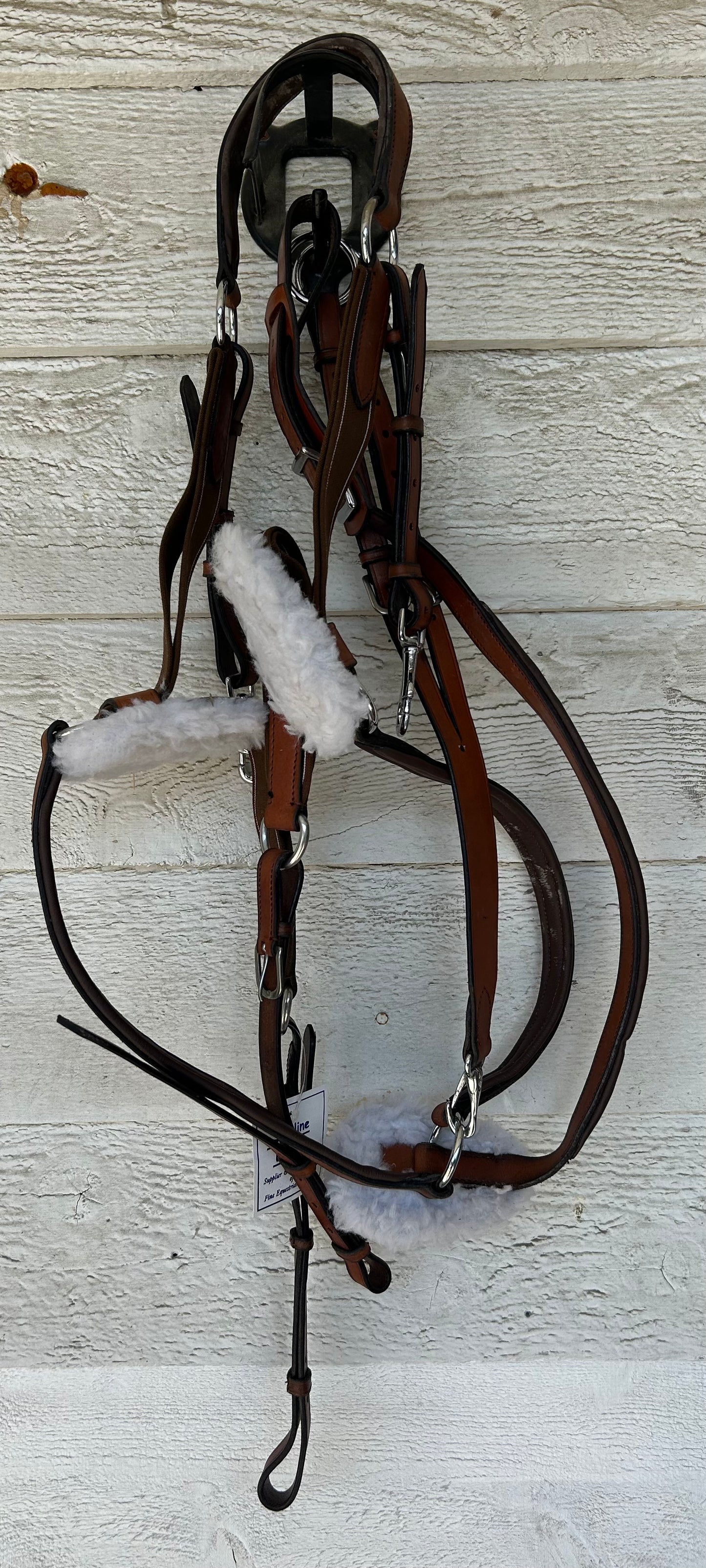 Full size 1 1/2” 5 point breastplate with running attachment. Havana brand new