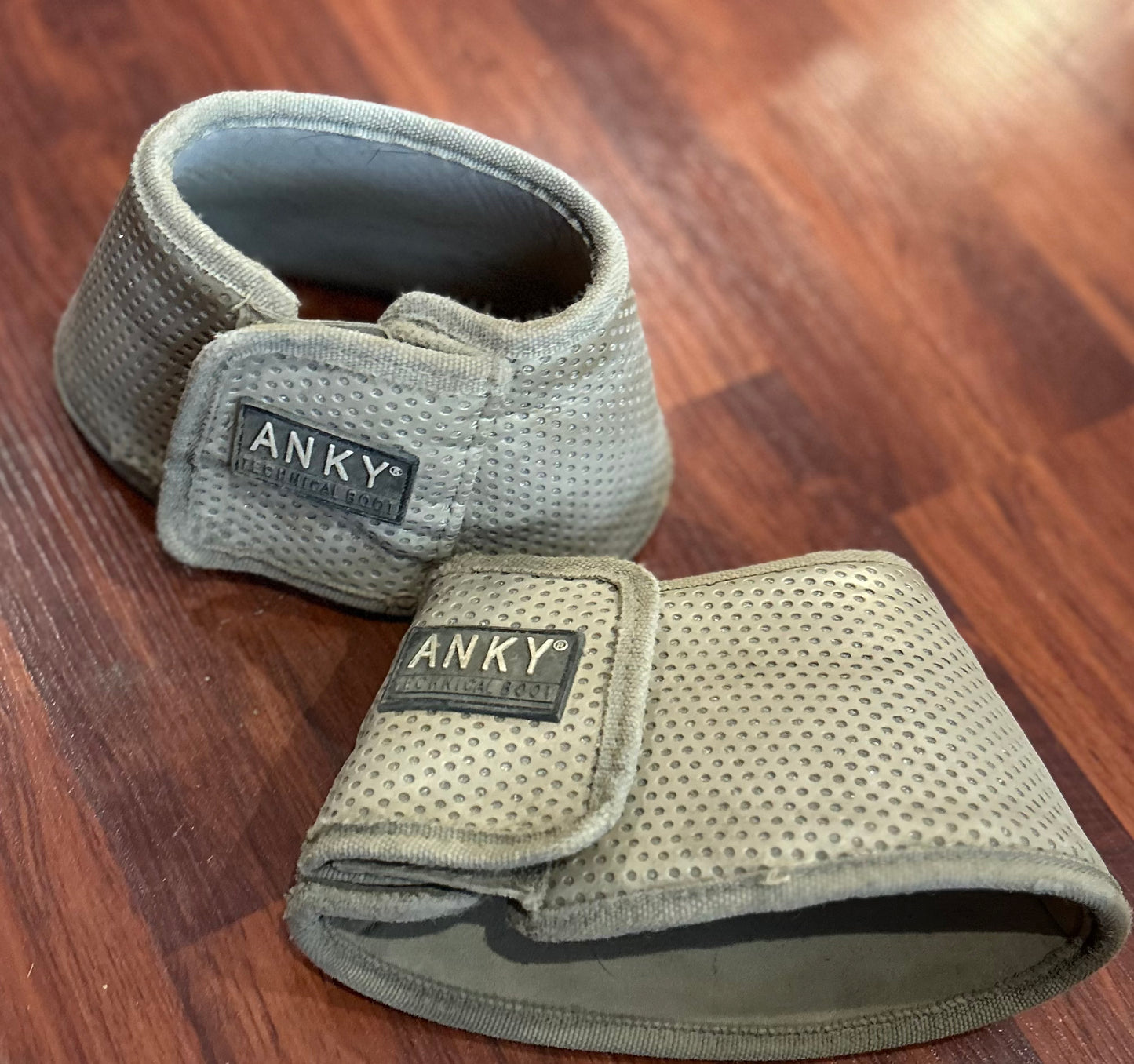 Anky Xl bell boots with velcro