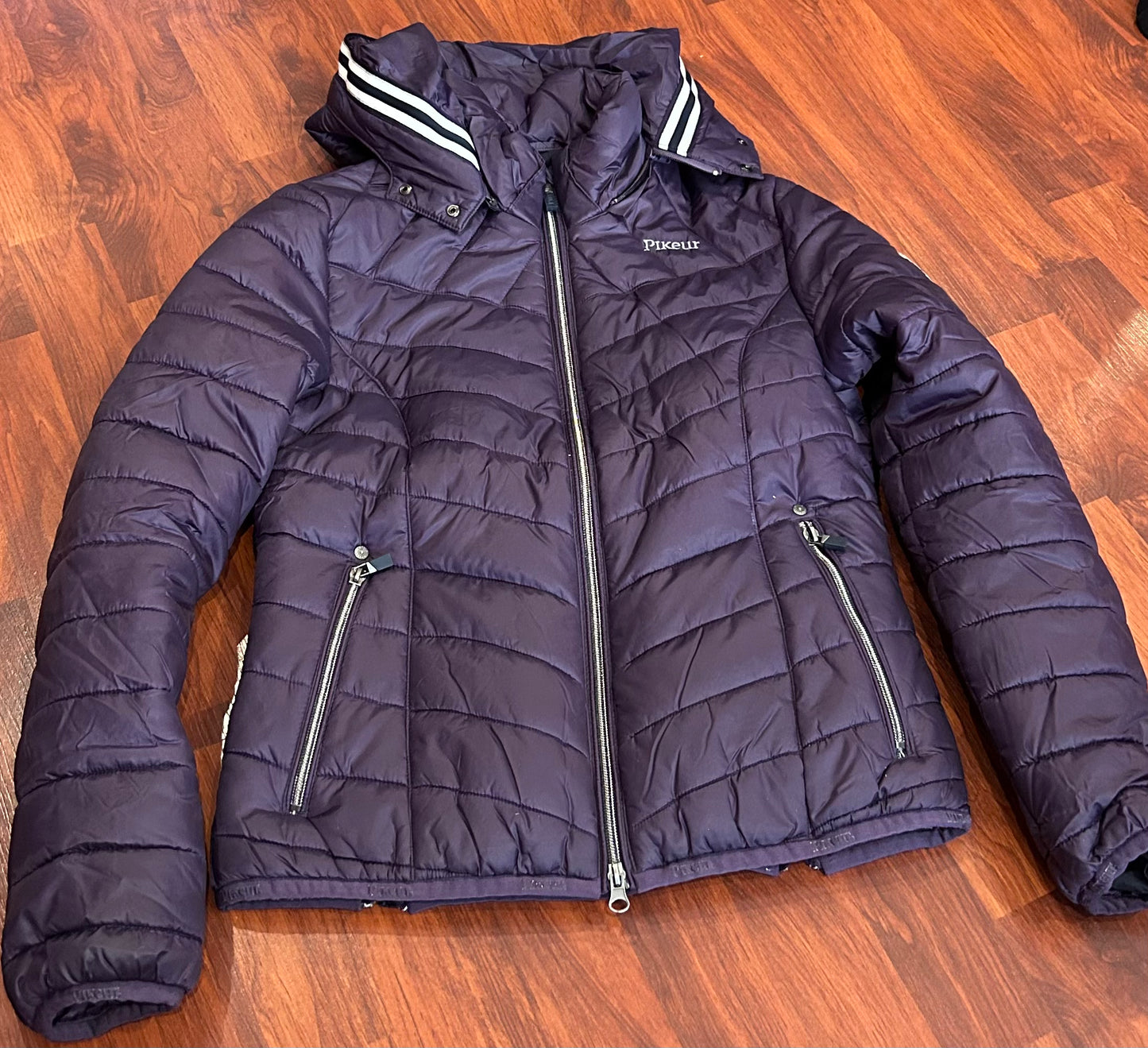 Pikeur 36 (small) purple puffer jacket.