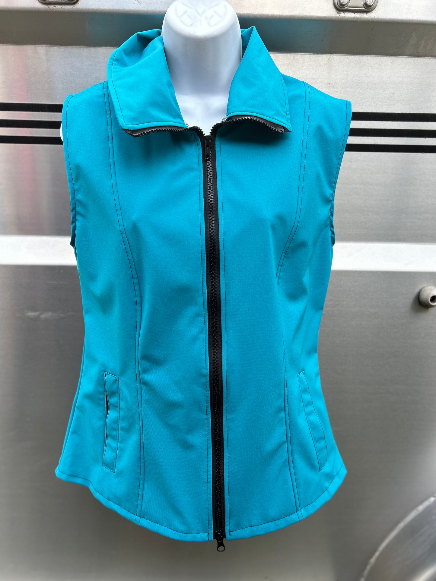 Indie Equestrian teal vest med