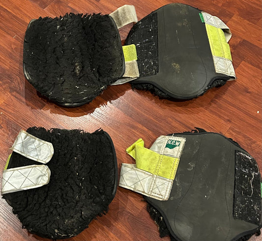 New equine wear med & Large black and reflective fleece boots.