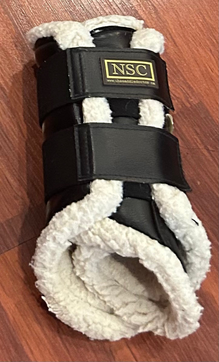 NSC black medium fleece boots