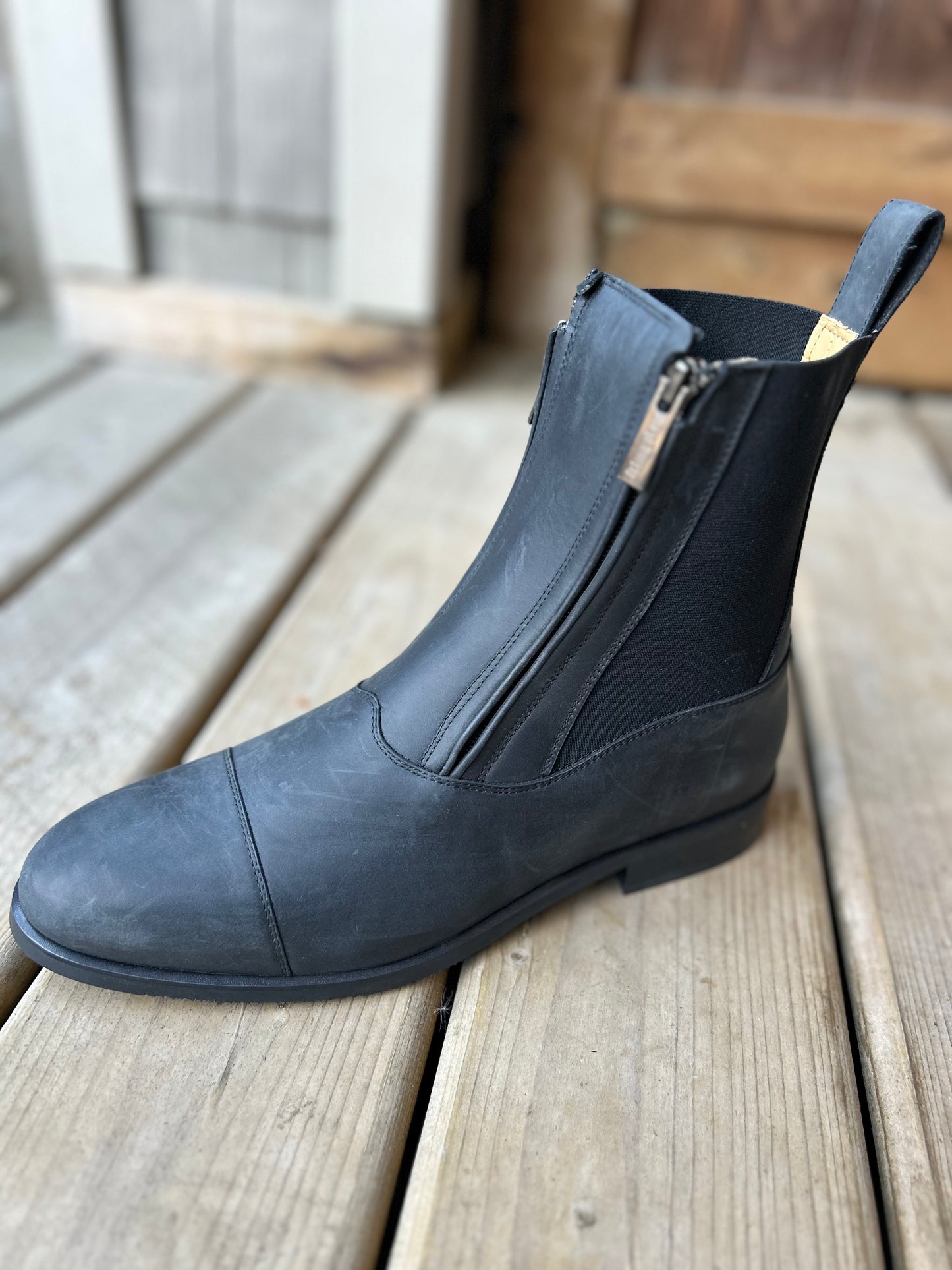 Kingsley size 43 Zambia boots black. New