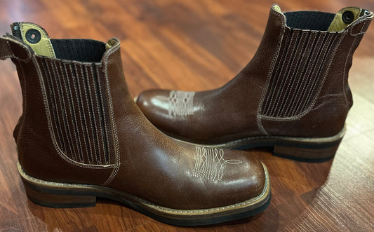 Kingsley size 39 brown square toe paddock boots. As new.