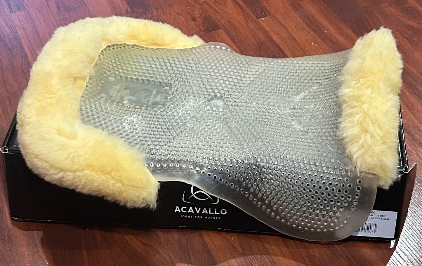 Acavallo pony size gel pad cut out transparent with natural sheepskin