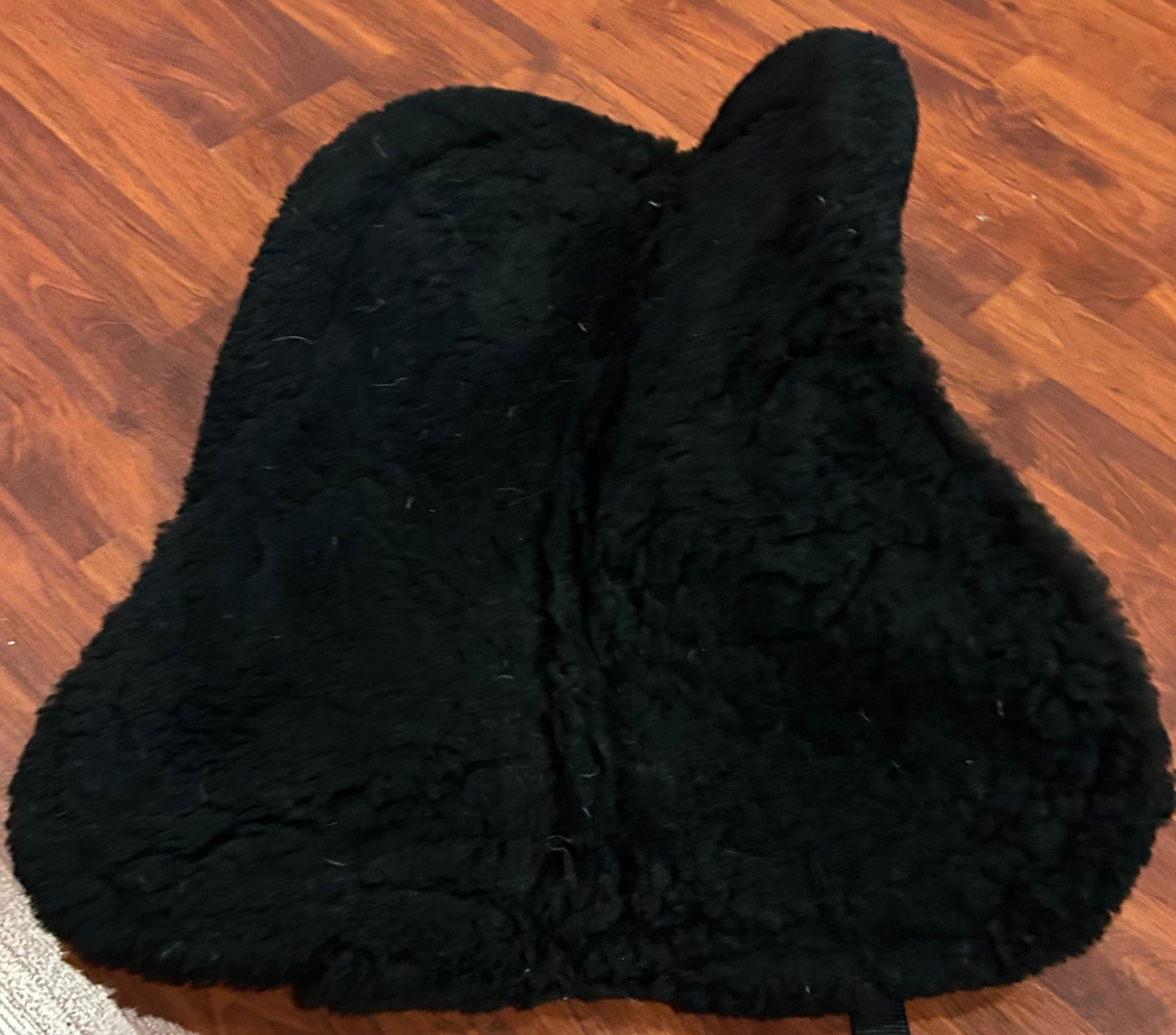 Thinline medium comfort pad black. Shimmable. Fully sheepskin lined