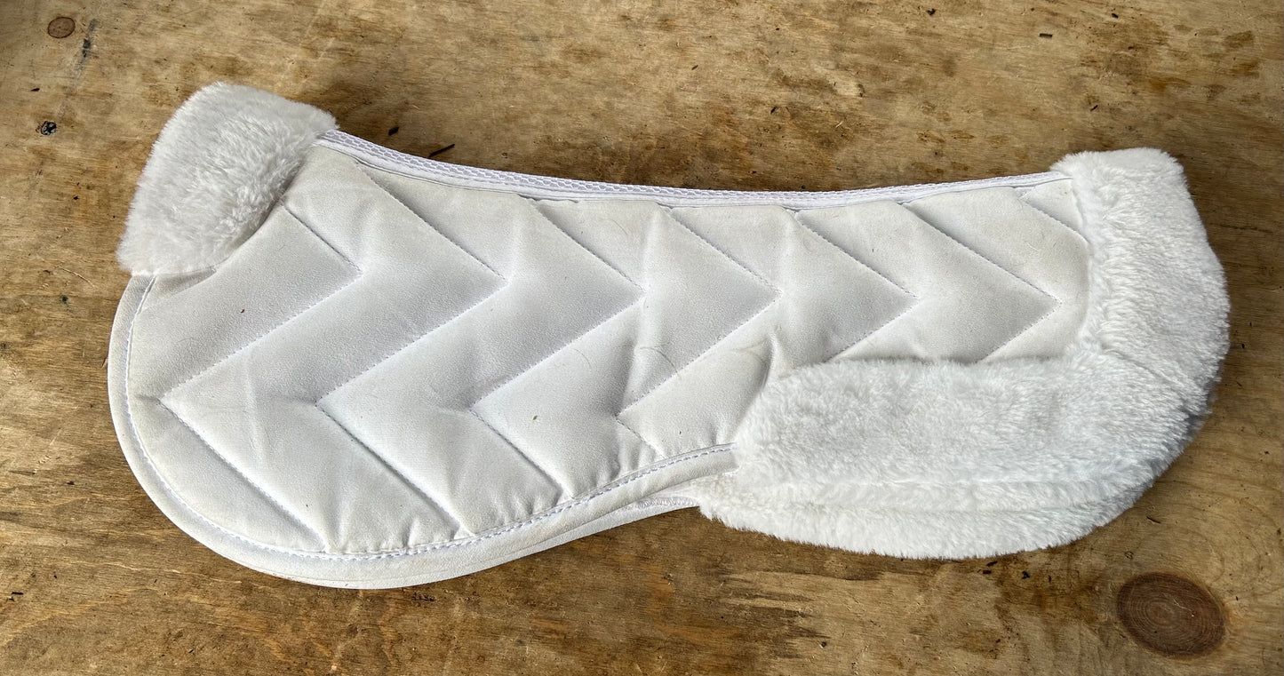 Shedrow syn suede half pad with 3D mesh spine