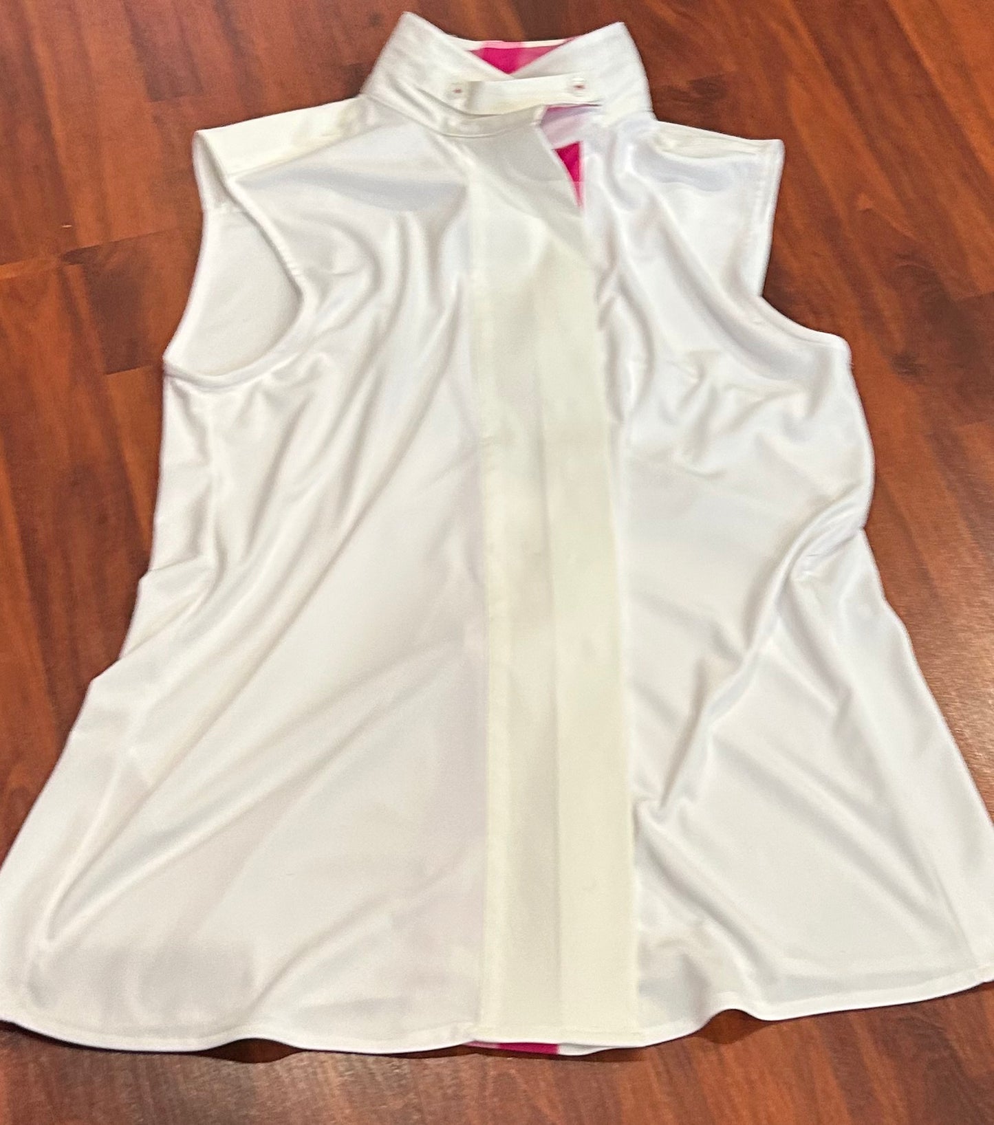 Asmar large white sleeveless show shirt. Hidden pink plaid