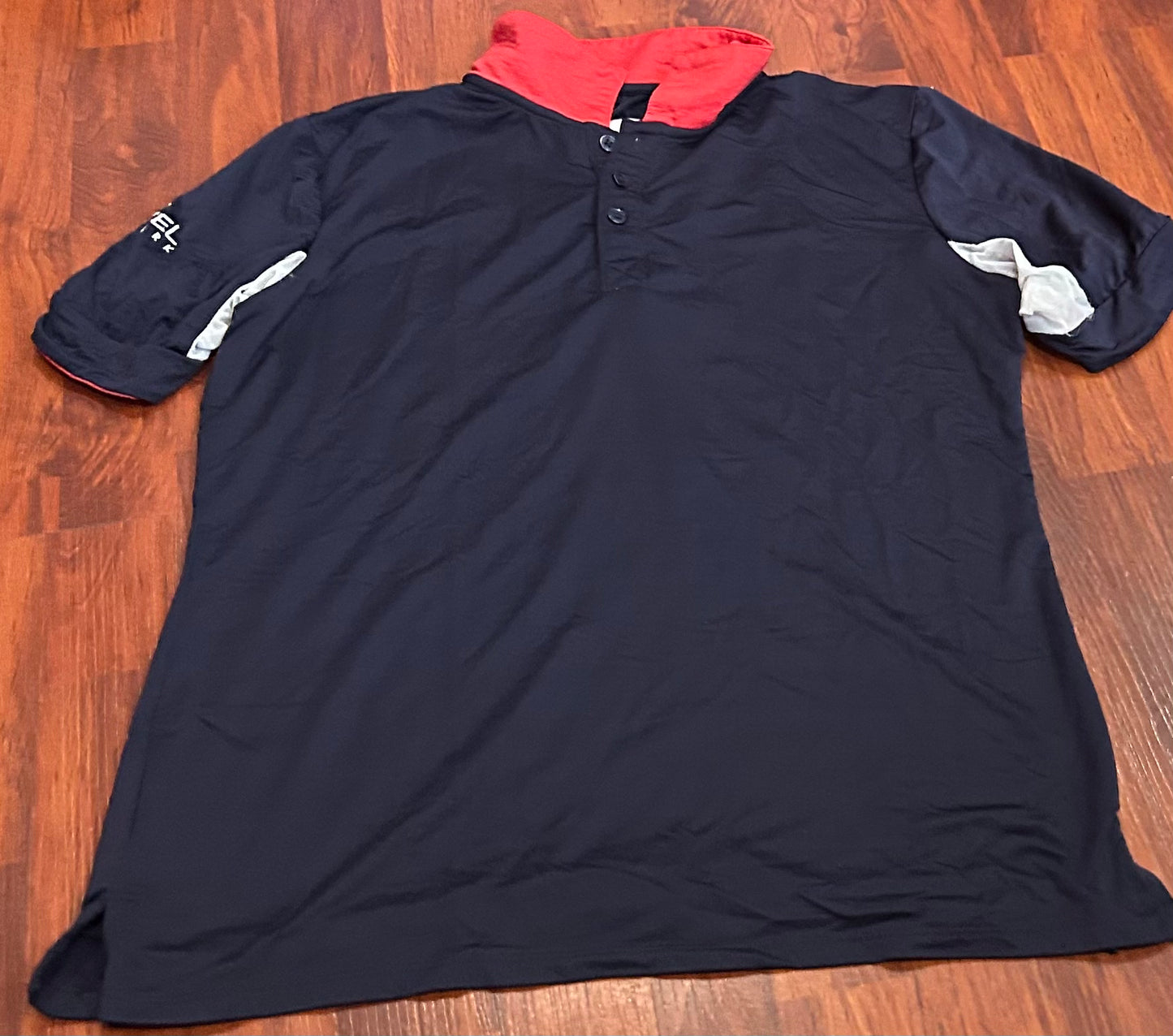 Kastel large navy/red short sleeve. Mesh under arms
