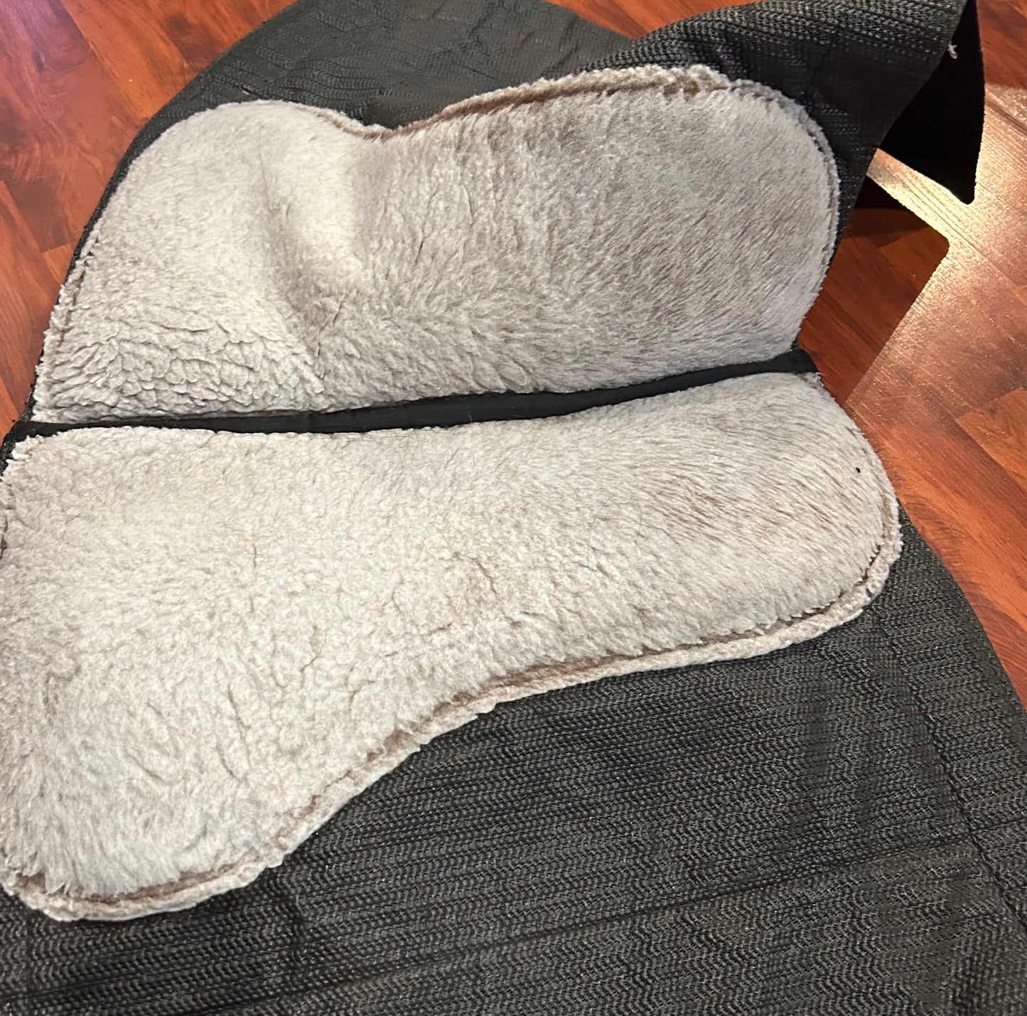 Ecogold Calmatech dressage pad black. Built in pockets with inserts