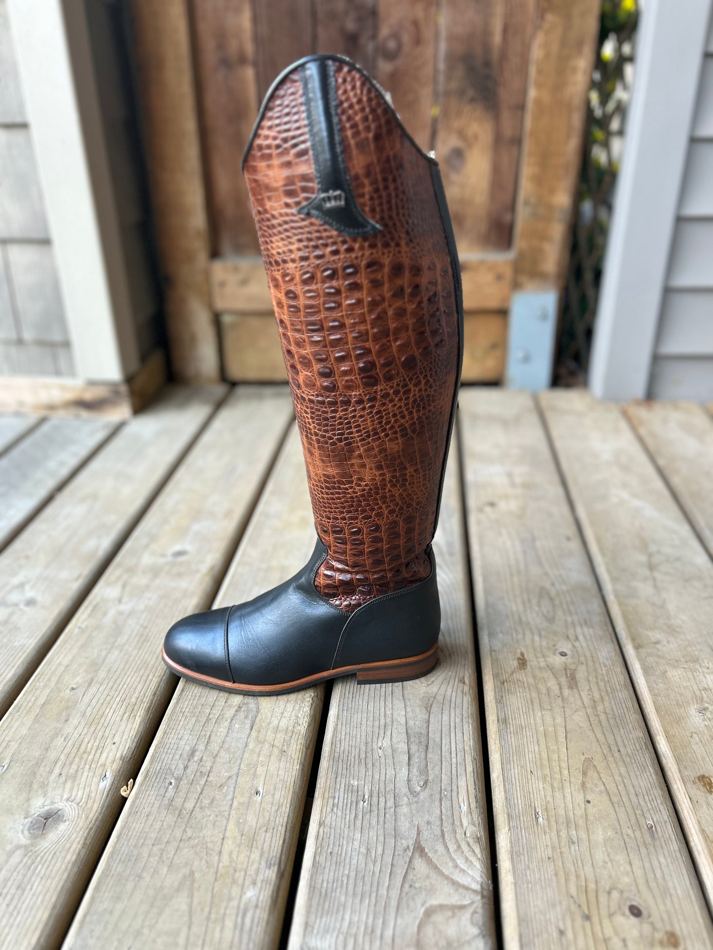 Size 37.5 MTM Kingsley capris tall boots Aligator brown. Sheepskin lined