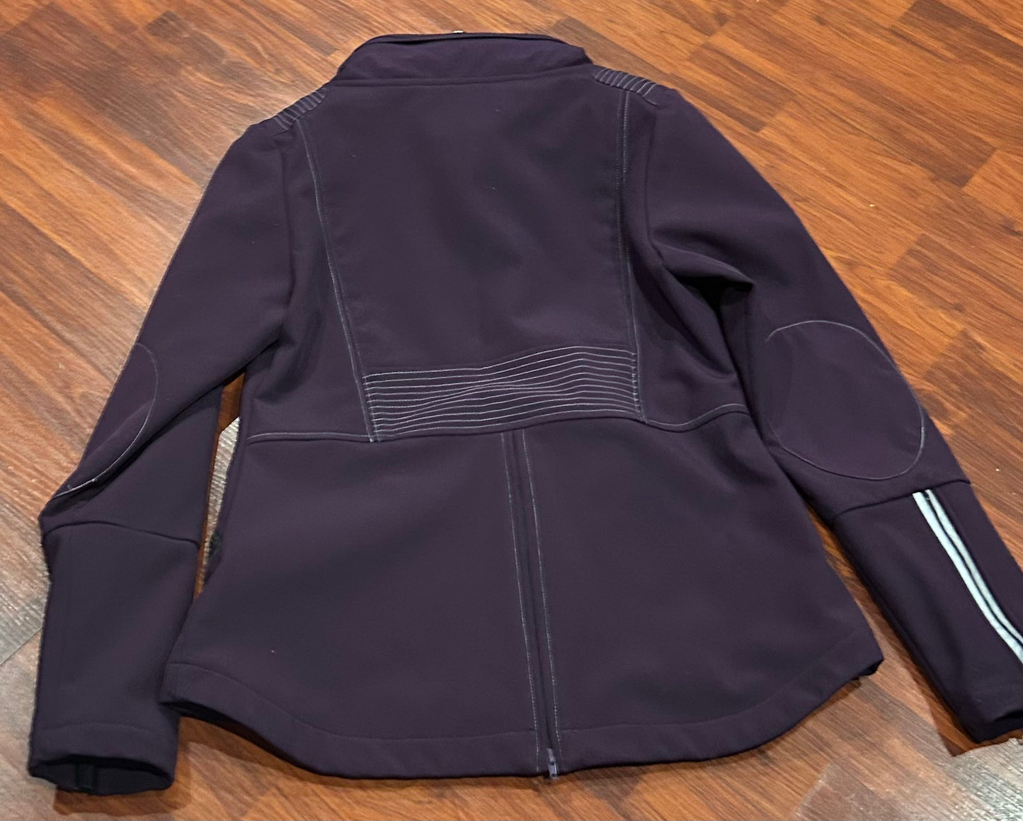 Asmar XS purple jacket. Lined. Hidden hood