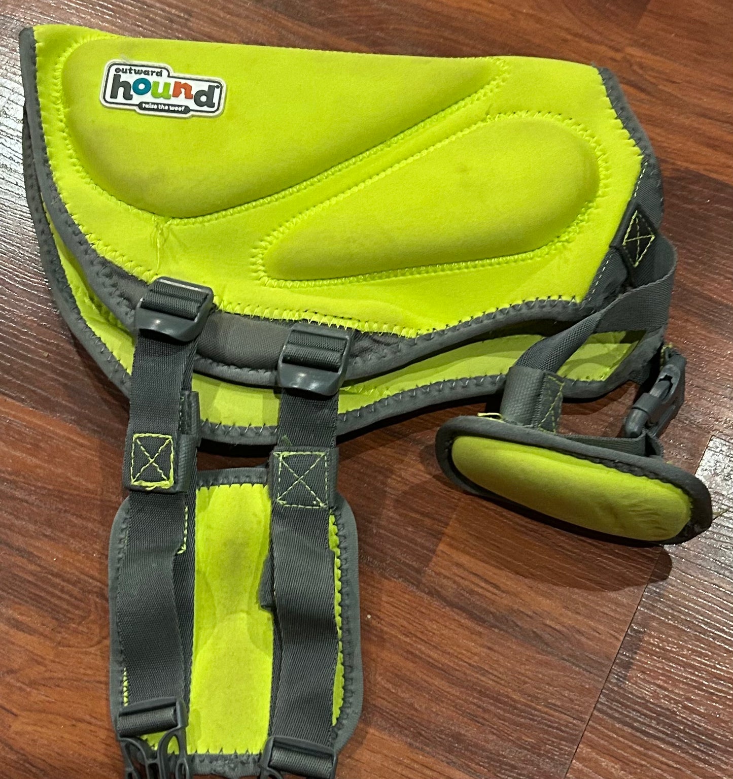 Outward hound medium swim jacket