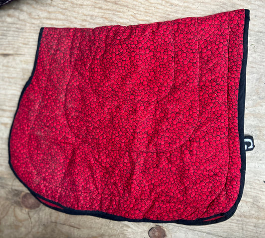 Red saddle pad full size