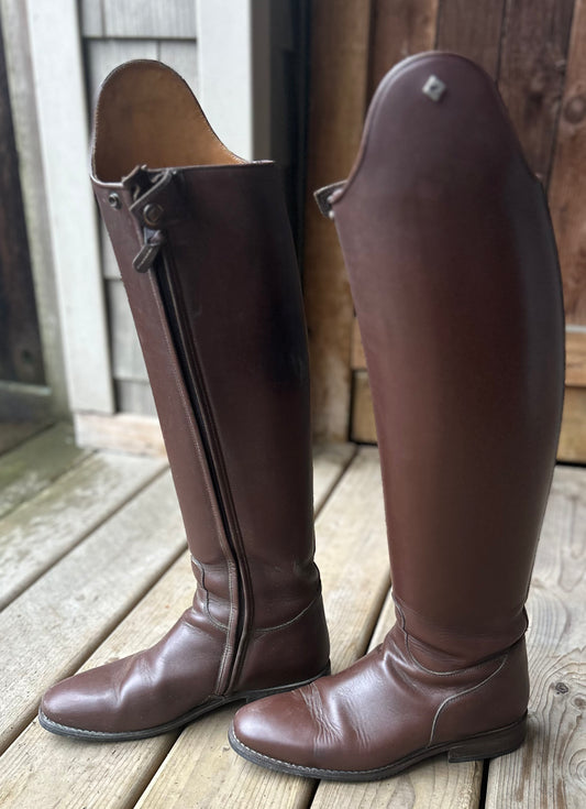 DeNiro Raffaello brown boots size 40 MA M calf 15.5. Height 19.5” to ground.