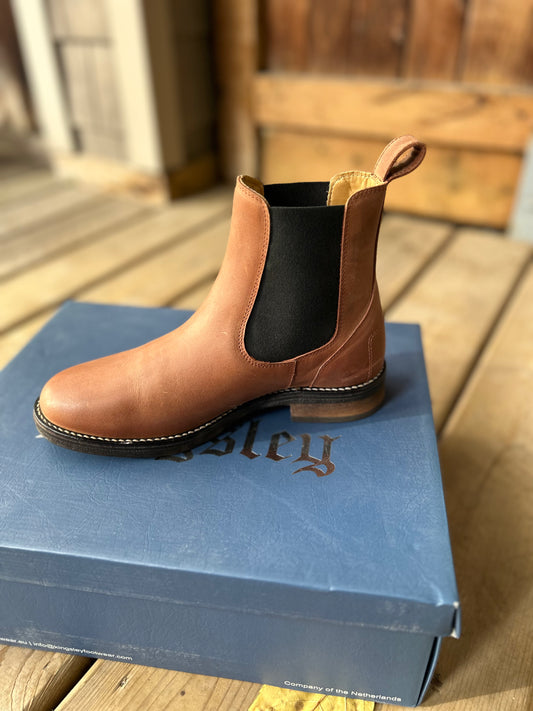 Size 37 Kingsley Roma chestnut. New