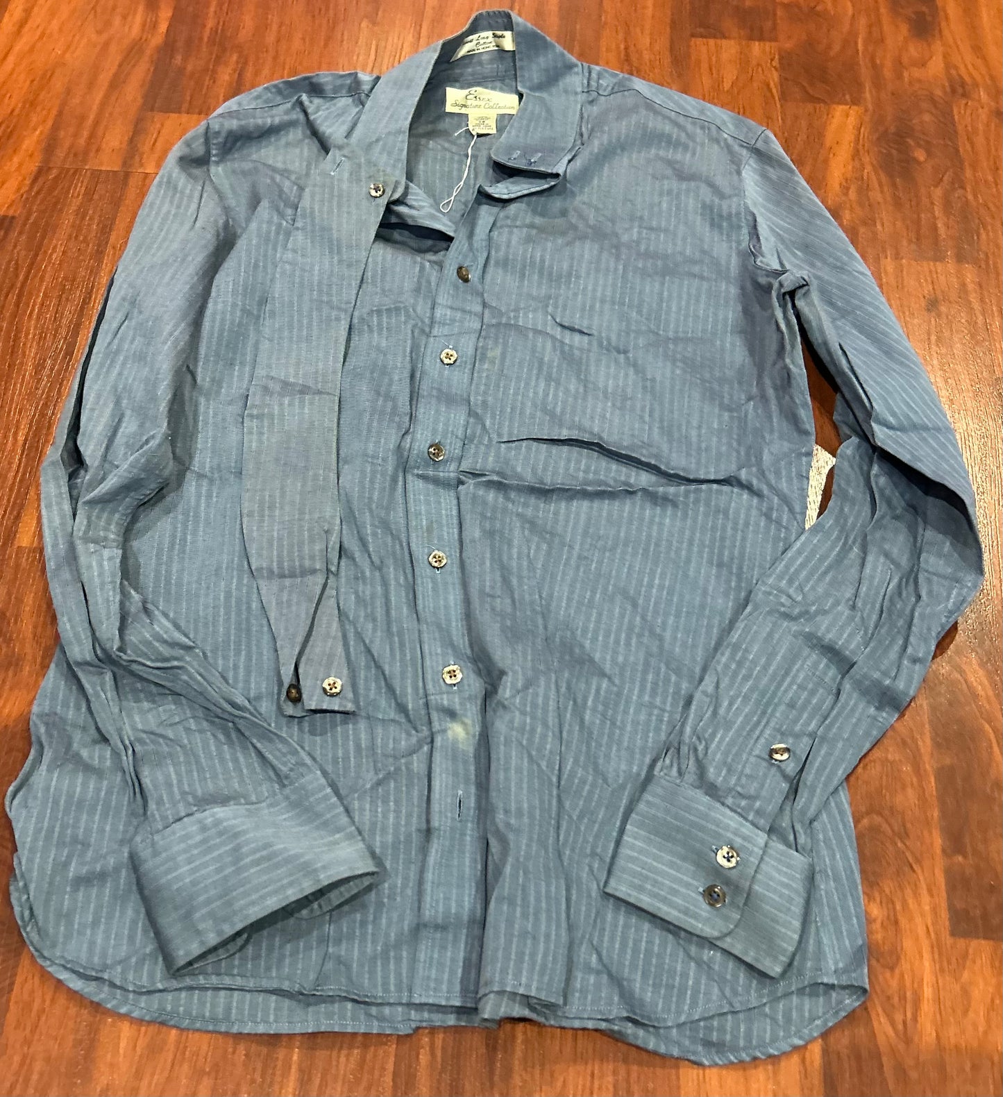 38 Essex blue show shirt with choker