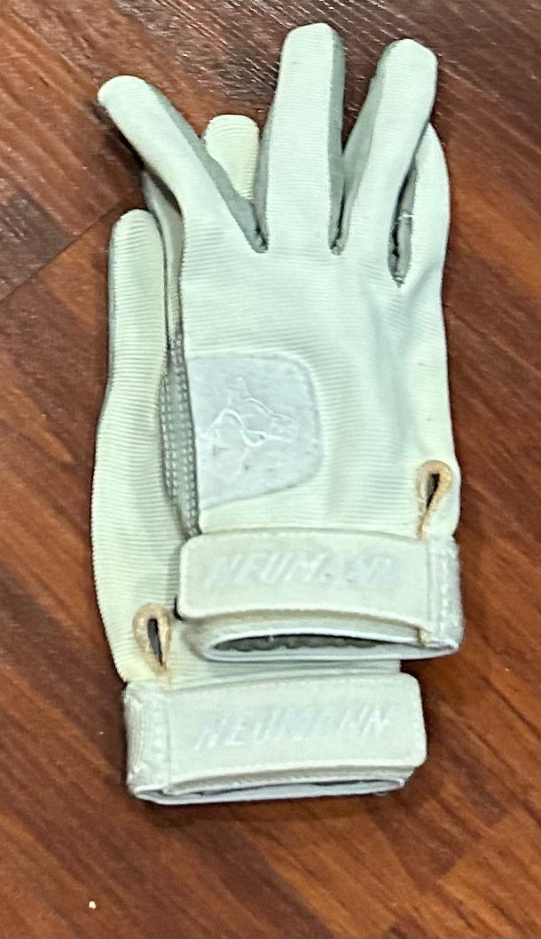 Neuman XS men’s white gloves