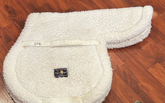 Toklat super quilt fleece shaped pad. Saddle area measures 19” measures 23” along back.
