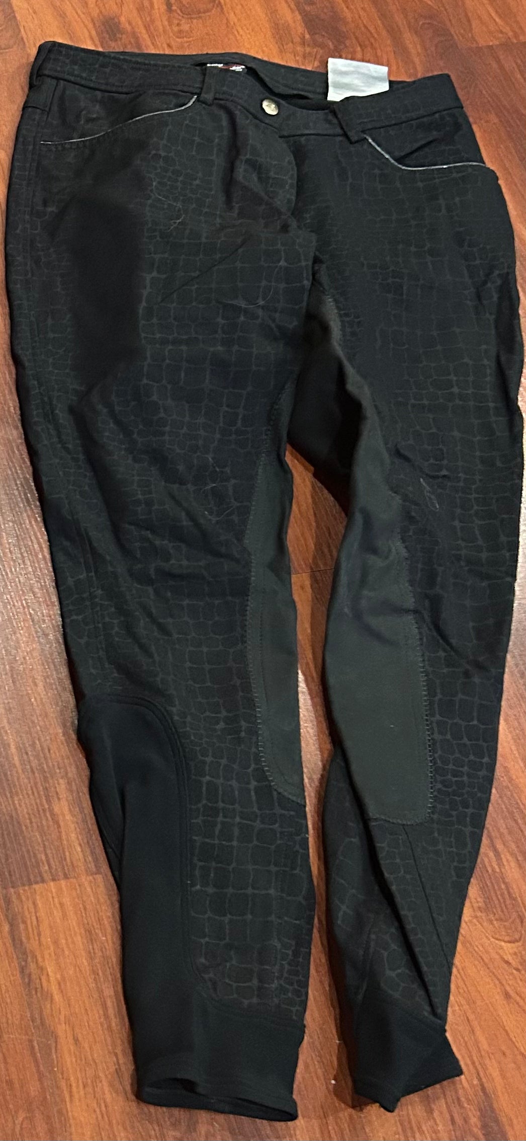 Euro star size 30 black with pattern full seat.