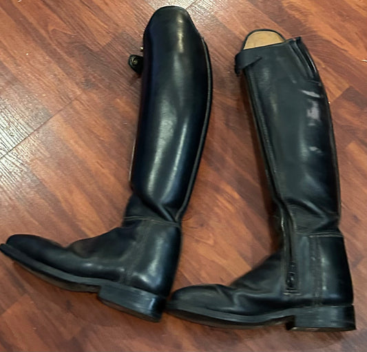 Size 4.5 (EU 2.5)Konig tall boots. 13” calf 17” from ground up the back.