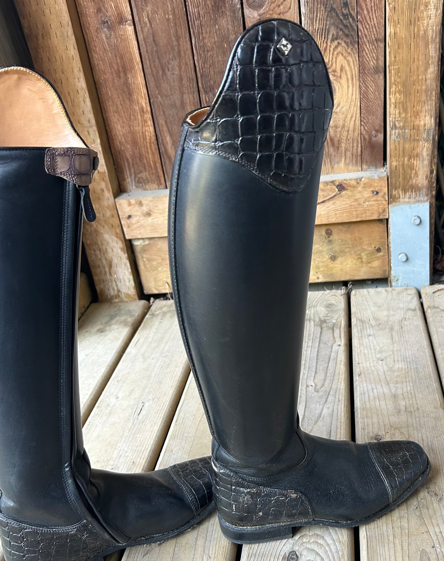 DeNiro Raffaello size 39 MA M (approx size 8-8.5) 15” calf 19.75” to ground at back