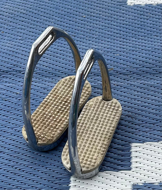 Stirrup irons 4.25”