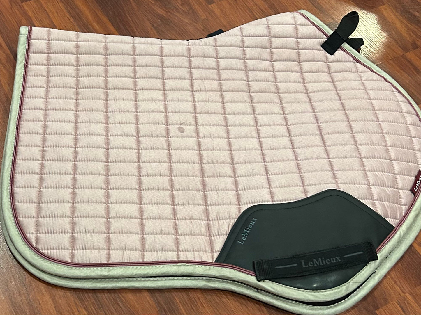 LeMieux large close contact dusty pink pad