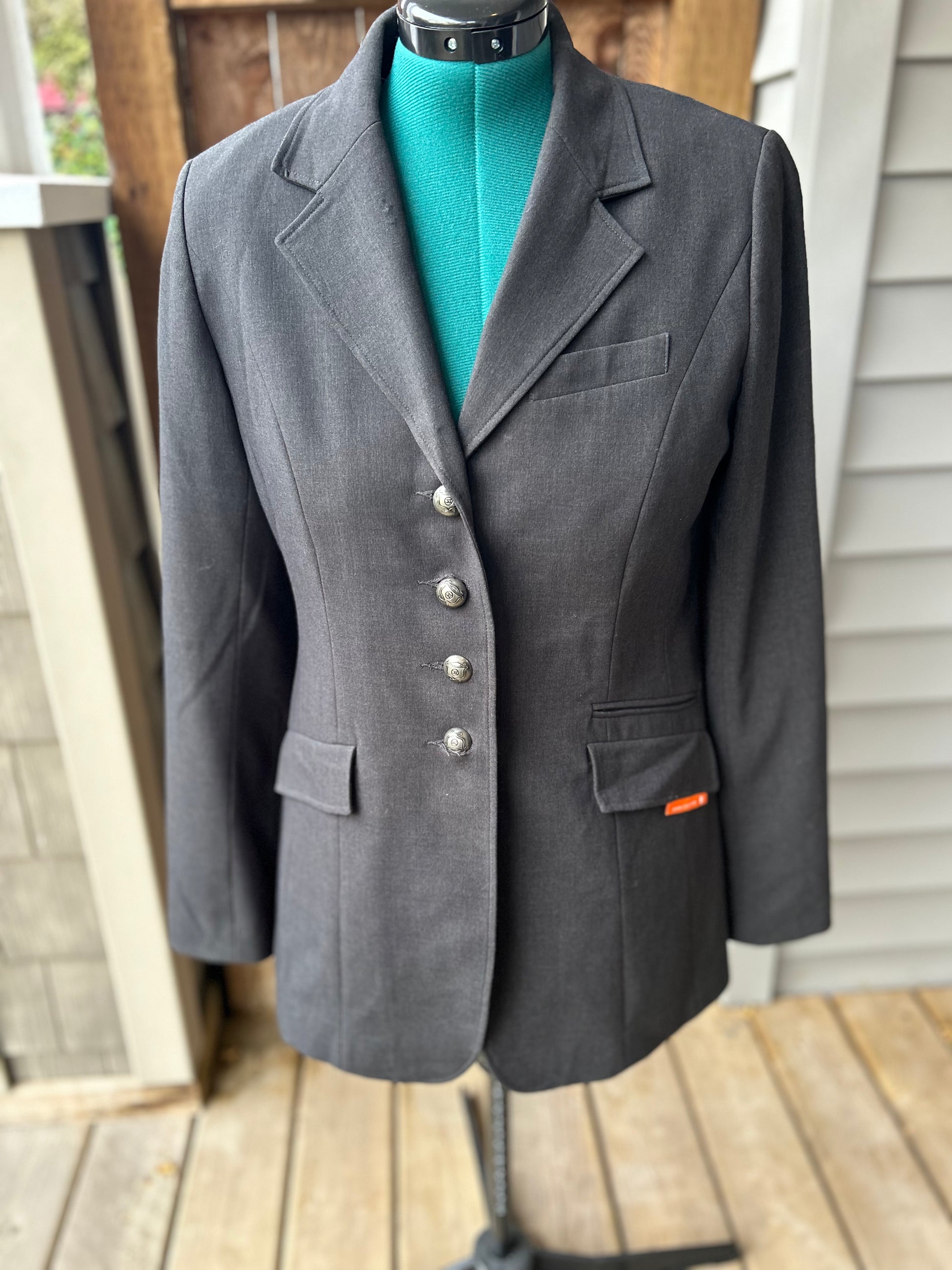 Asmar large grey show jacket โ All About Tack