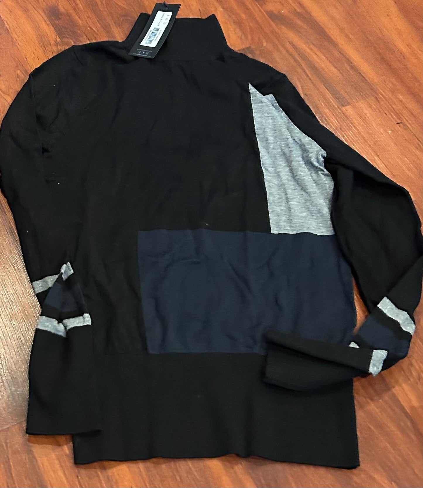 Asmar small black light sweater