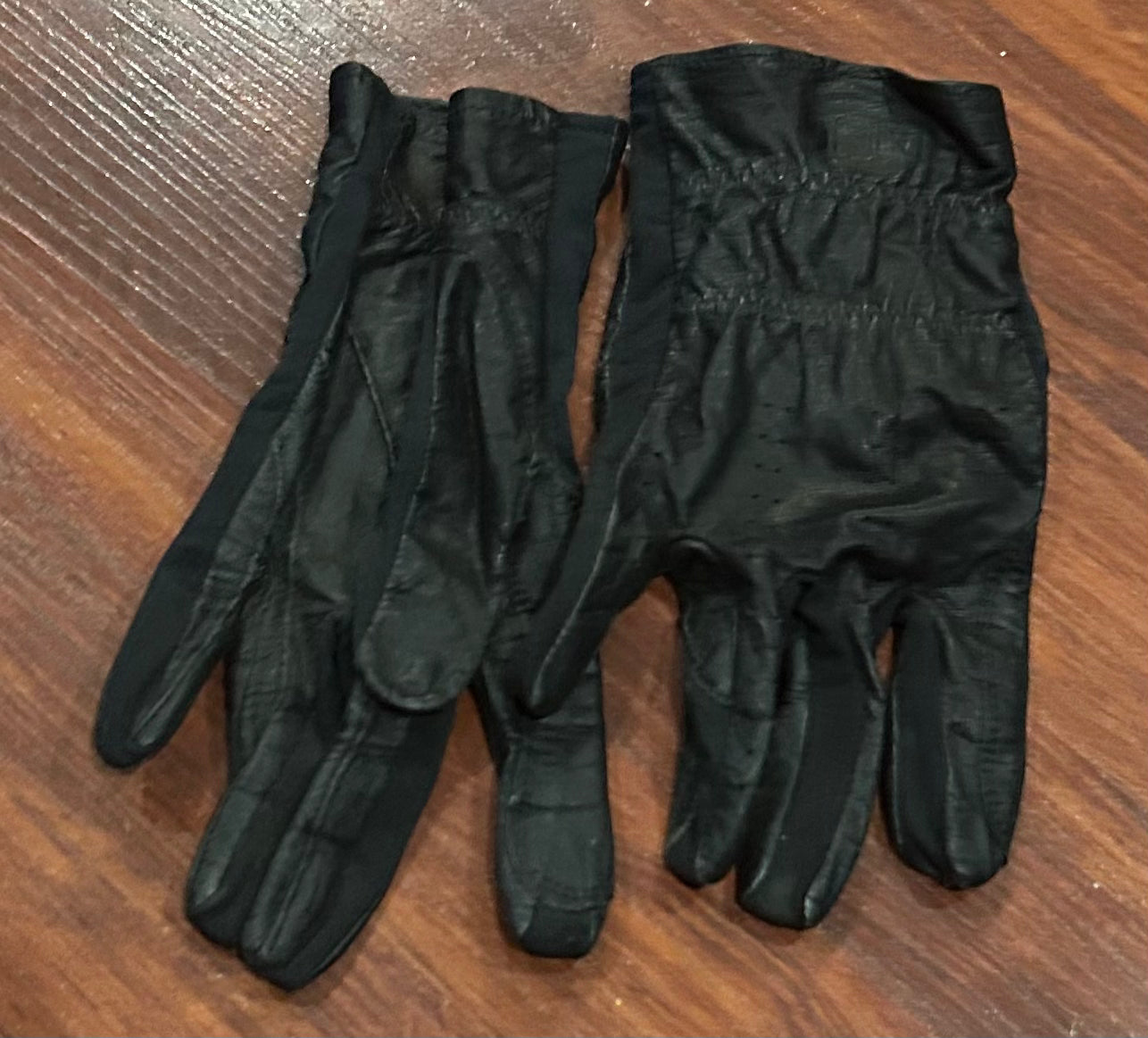 SSG black gloves size 8