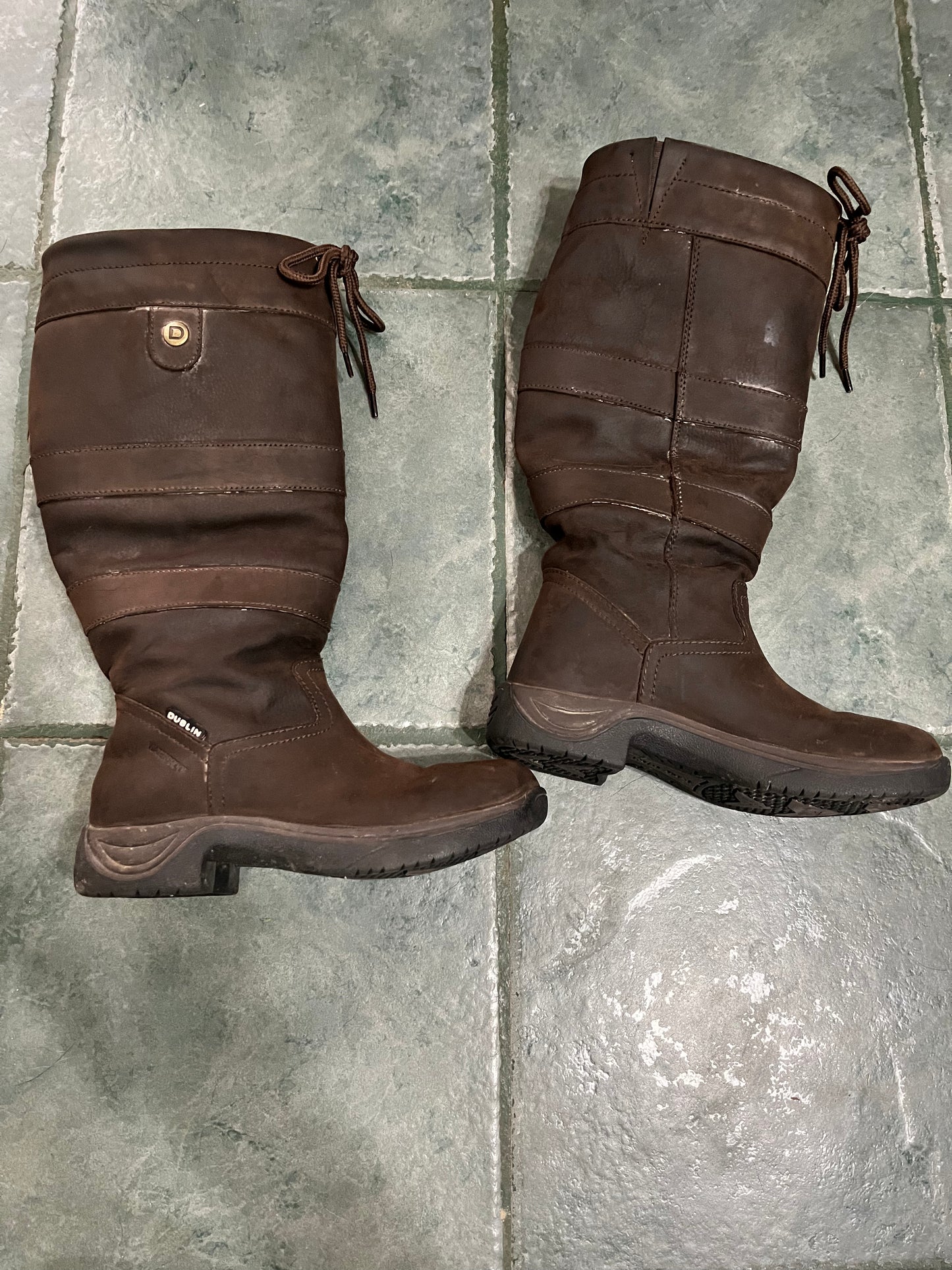 Dublin barn boots 6.5