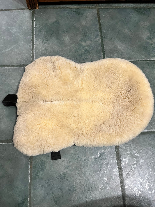 Sheepskin seat saver L