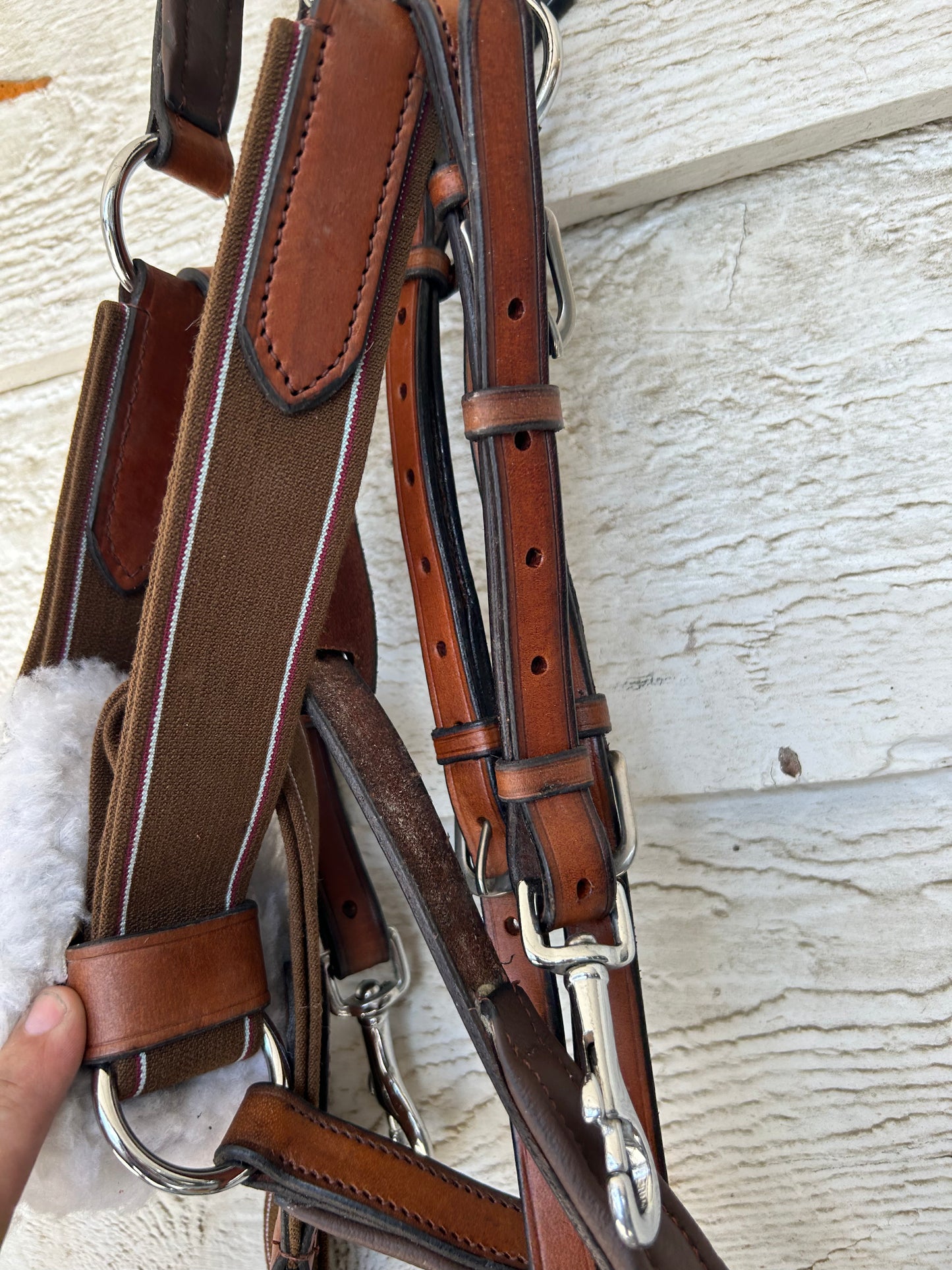 Full size 1 1/2” 5 point breastplate with running attachment. Havana brand new