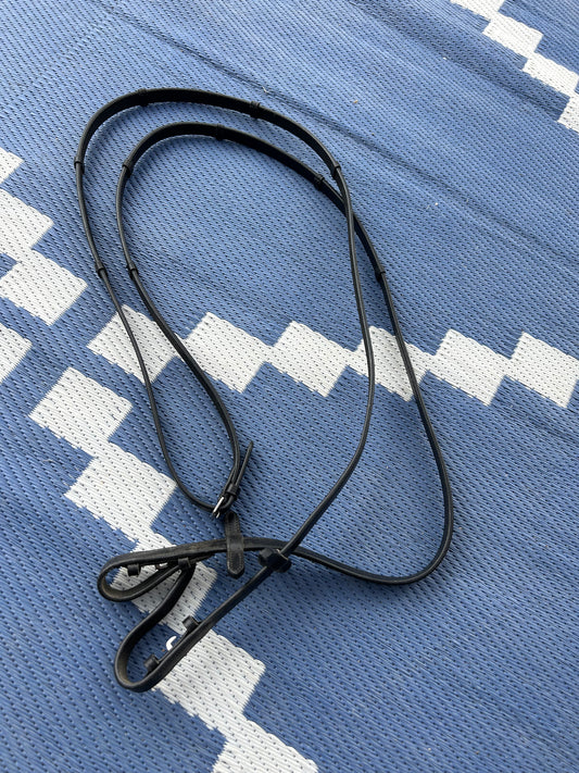 Black leather reins with hand stops