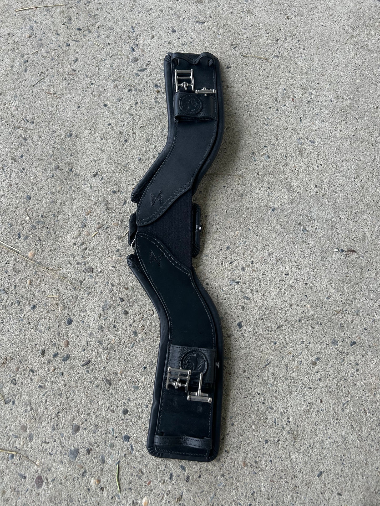 26” total saddle fit dressage girth with leather liner. Excellent condition.