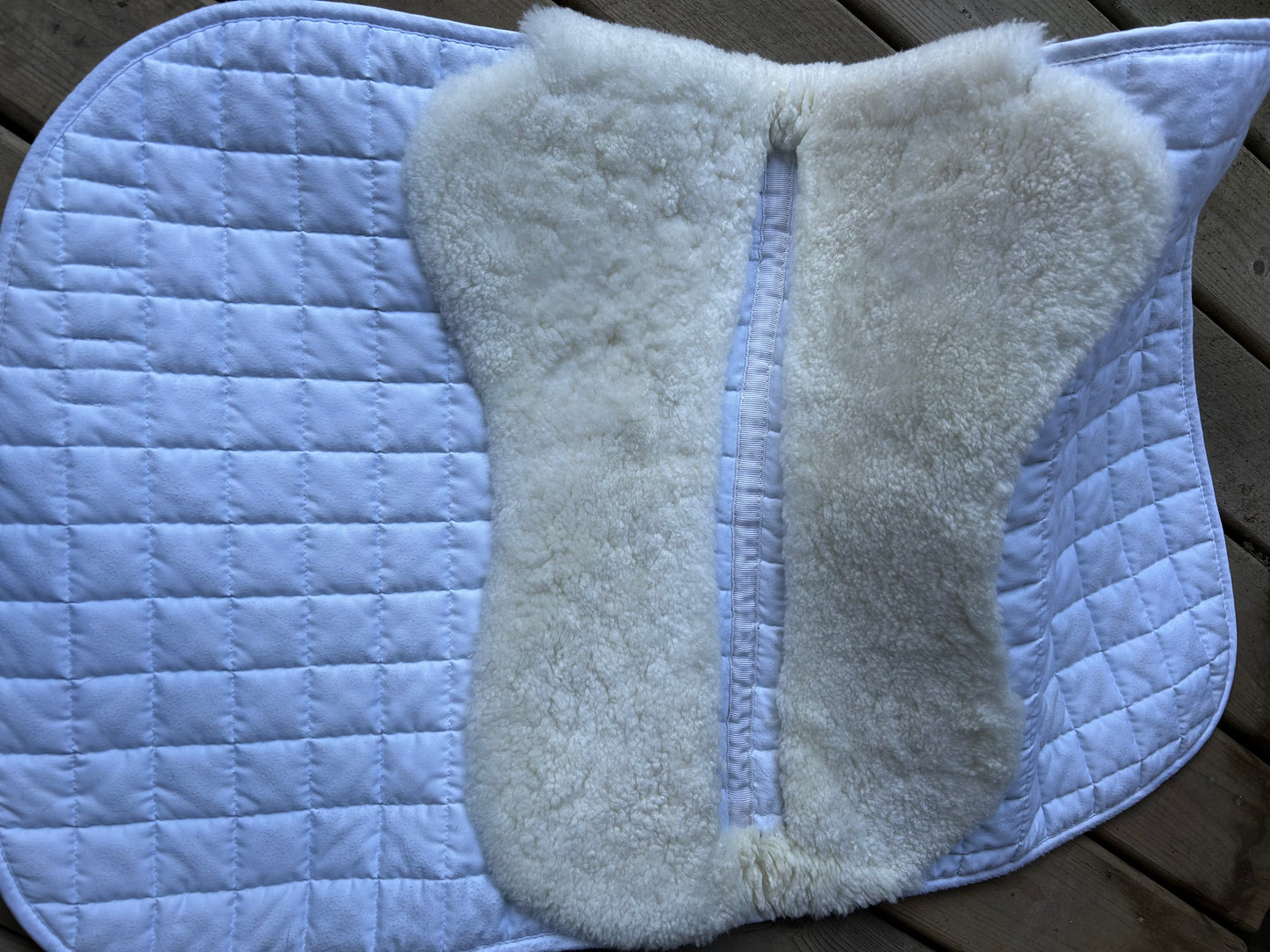 Steffen Peters white fleece pad