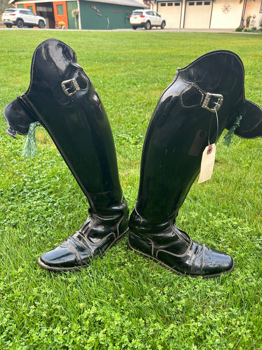 Petrie size 8 black patent boots