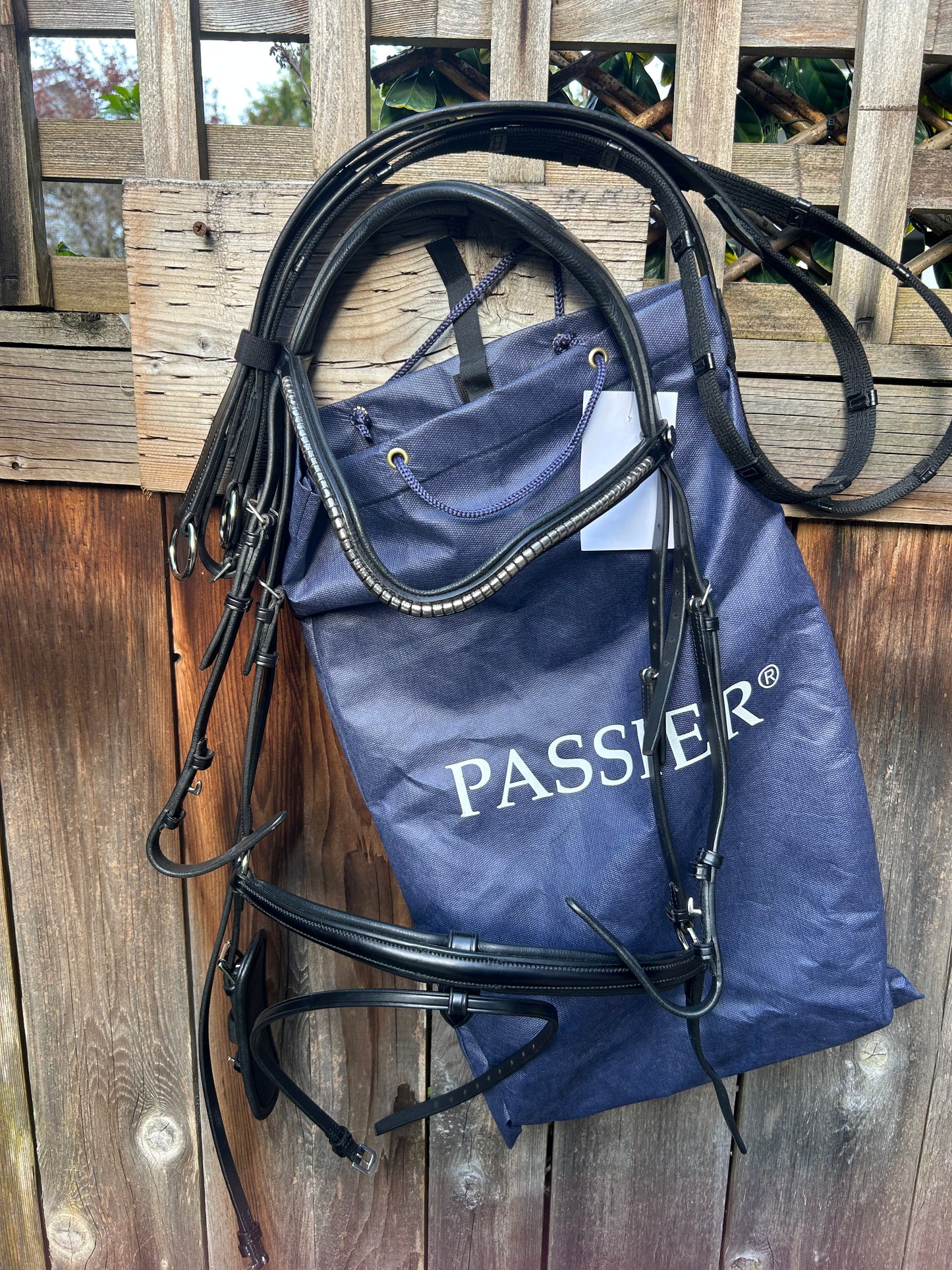 Passier balance full size snaffle bridle. Brand new. Reins are the ring type attachment.