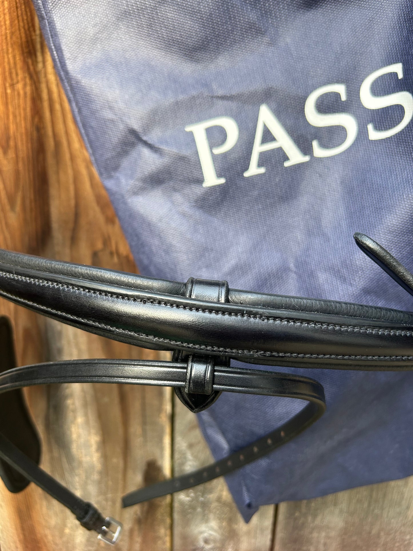 Passier balance full size snaffle bridle. Brand new. Reins are the ring type attachment.