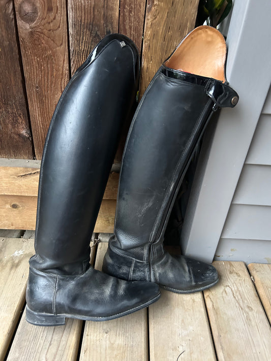DeNiro size 41 A S tall boots. Calf 15.5” height 20.5” to ground up back