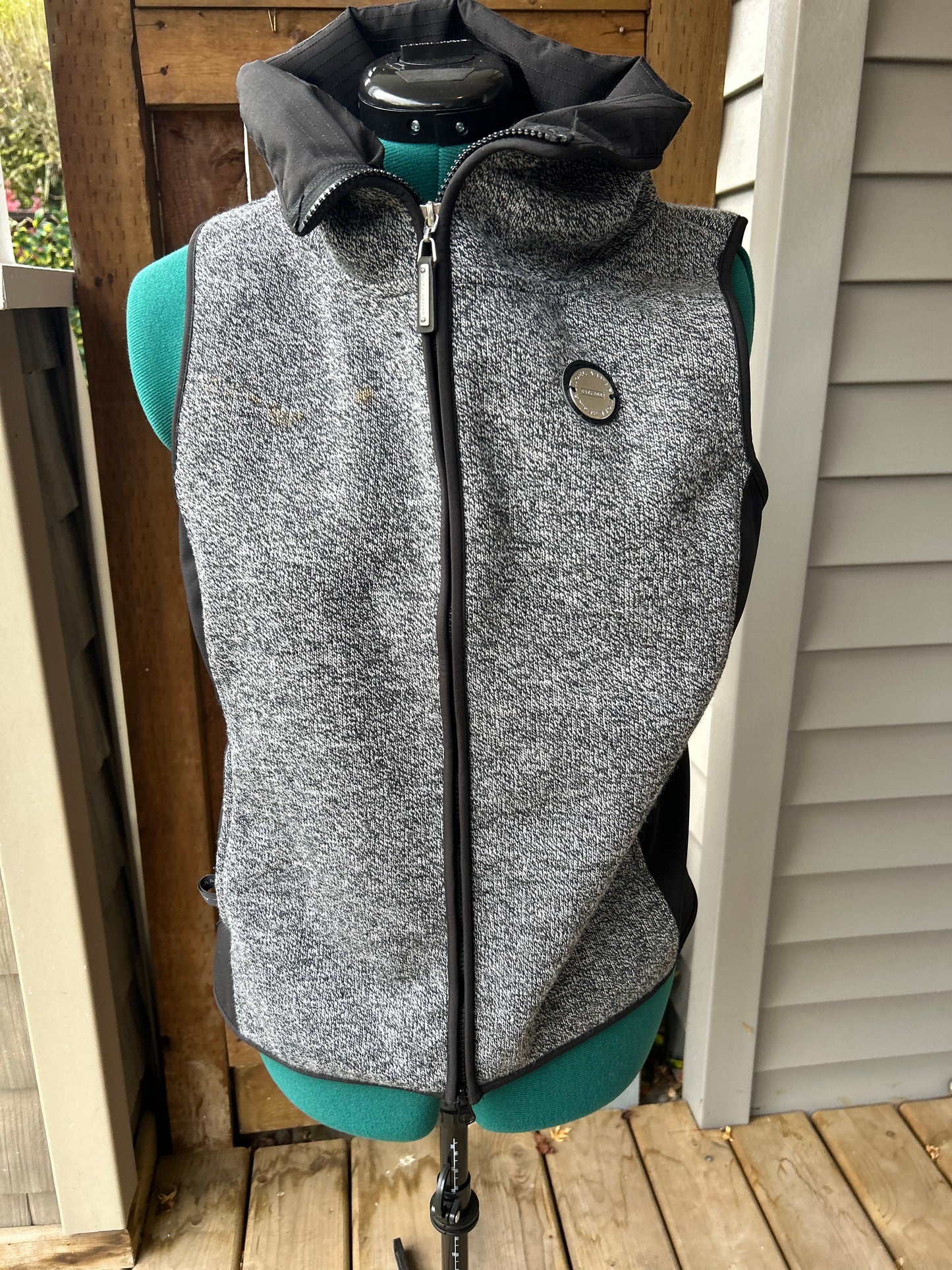 Asmar XL grey vest