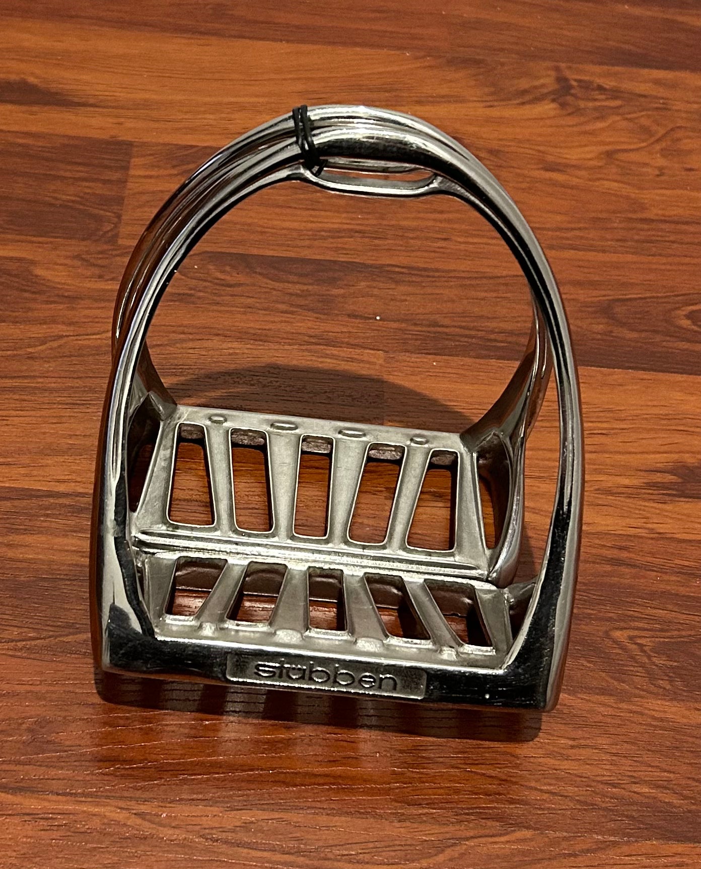 Stubben STEELtec Dynamic SEQ stirrup irons